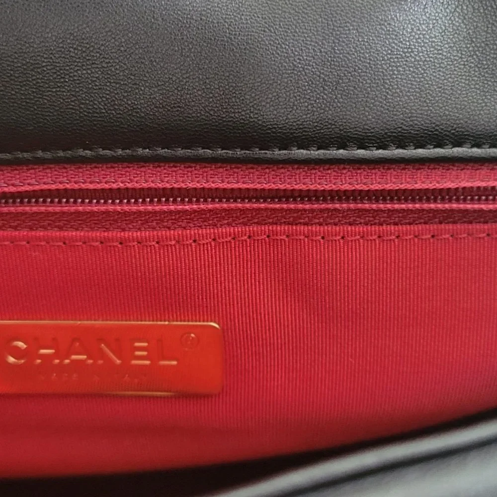 Chanel 19 Large Black Gold Metal - Picture 7 of 7